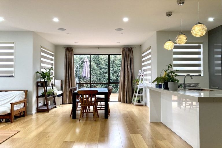 Photo of property in 73 Sturges Road, Henderson, Auckland, 0612