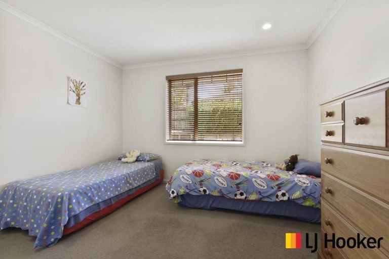Photo of property in 33 Parkhaven Drive, Rosehill, Papakura, 2113
