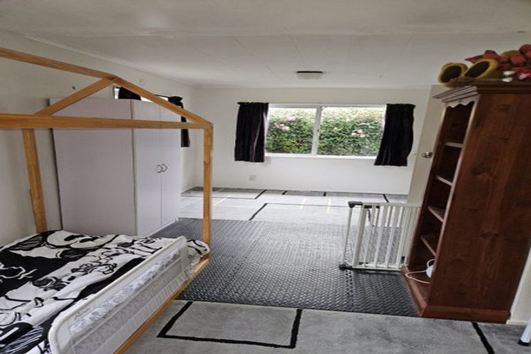Photo of property in 21 Lavelle Road, Henderson, Auckland, 0612