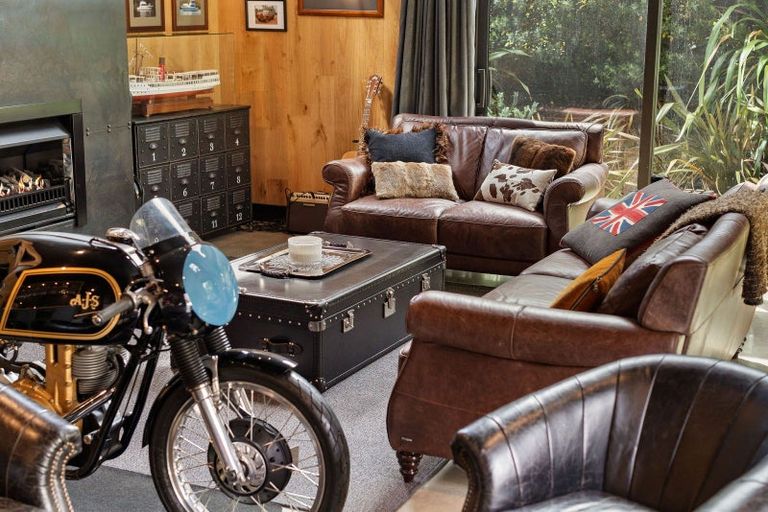 Photo of property in 8 Pendeen Crescent, Jacks Point, Queenstown, 9371