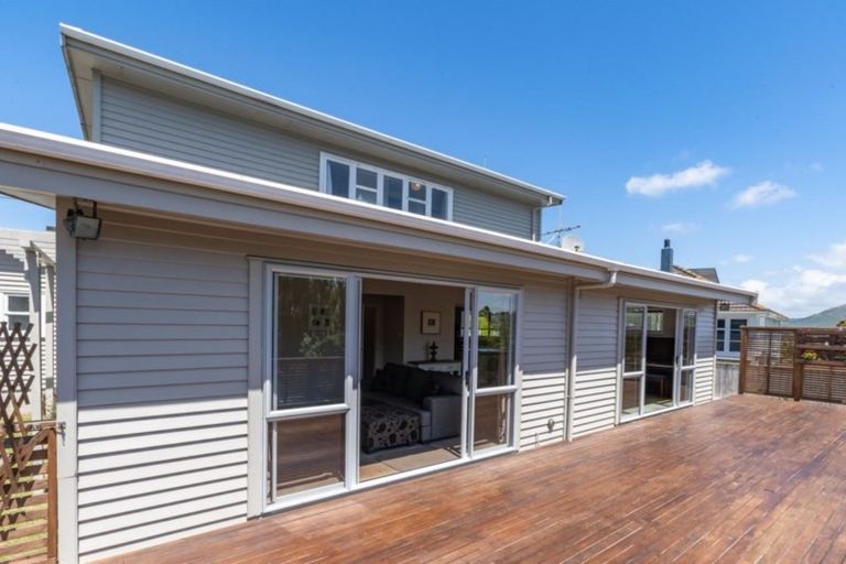 Photo of property in 23 Jillett Street, Titahi Bay, Porirua, 5022