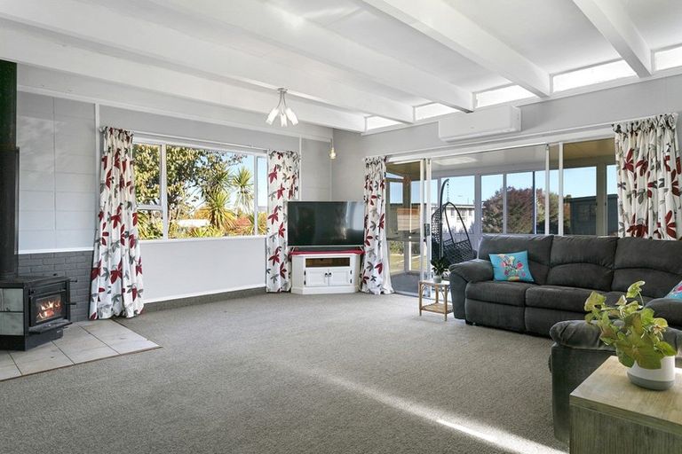 Photo of property in 6 Regents Grove, Richmond Heights, Taupo, 3330