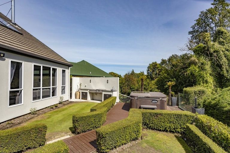 Photo of property in 10 Hossack Close, Belfast, Christchurch, 8051