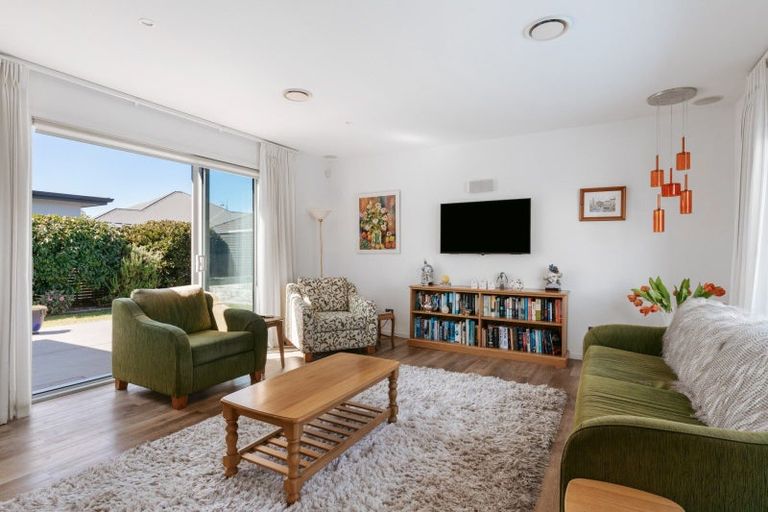 Photo of property in 15 Maria Tini Drive, Papamoa Beach, Papamoa, 3118