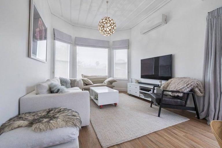 Photo of property in 61 Russell Street, Palmerston North, 4414