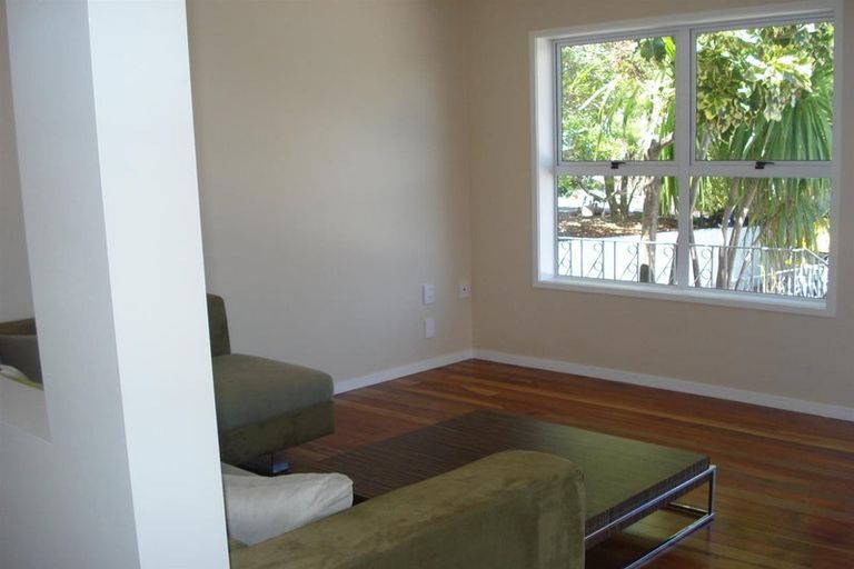 Photo of property in 134 Sunset Road, Unsworth Heights, Auckland, 0632