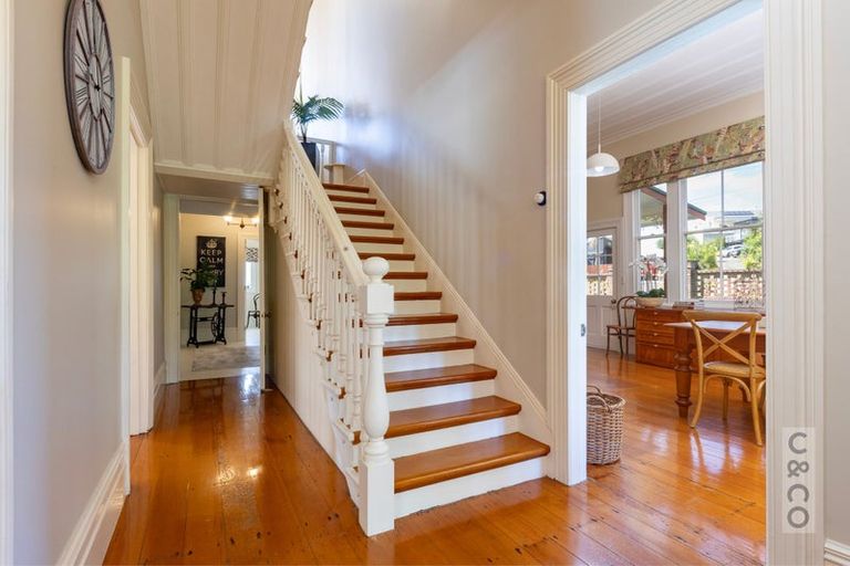 Photo of property in 14 Nelson Street, Helensville, 0800