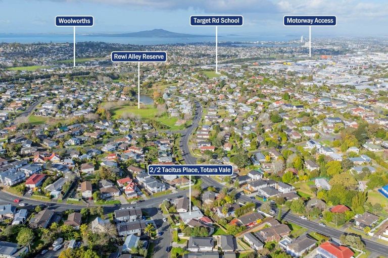 Photo of property in 2/2 Tacitus Place, Totara Vale, Auckland, 0629