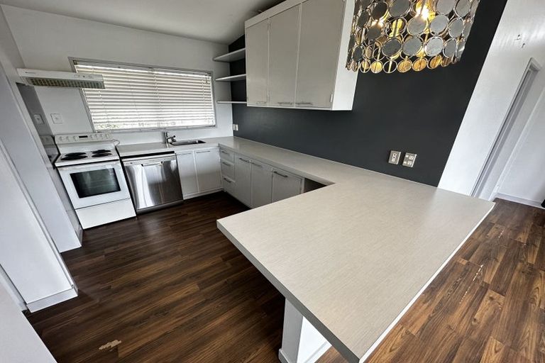 Photo of property in 1/6 Anne Road, Hillcrest, Auckland, 0627