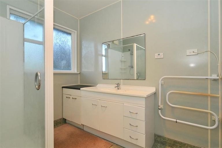 Photo of property in 24 Stanley Street, Berhampore, Wellington, 6023