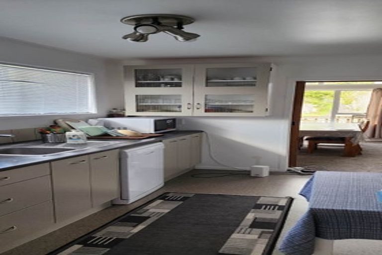 Photo of property in 31 Stott Avenue, Birkdale, Auckland, 0626