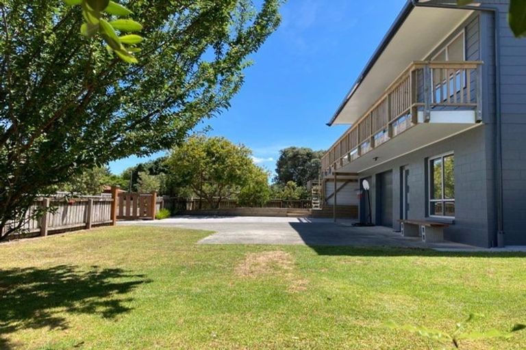 Photo of property in 15 Shearwater Street, One Tree Point, 0118