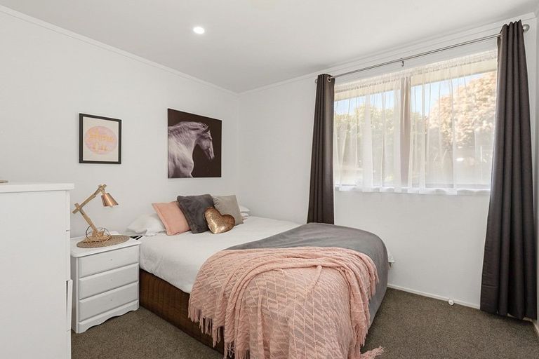 Photo of property in 14 Rosehill Place, Nawton, Hamilton, 3200