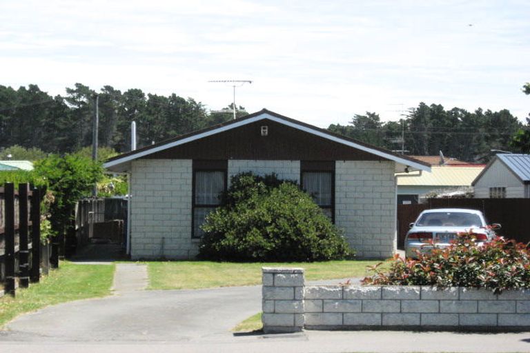 Photo of property in 92 Estuary Road, South New Brighton, Christchurch, 8062
