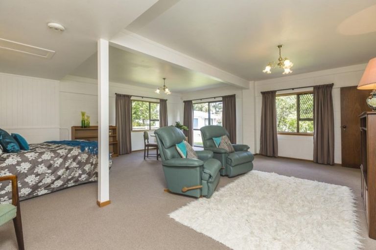 Photo of property in 10a Millbrook Road, Henderson, Auckland, 0612