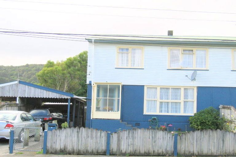 Photo of property in 4 Walker Grove, Stokes Valley, Lower Hutt, 5019