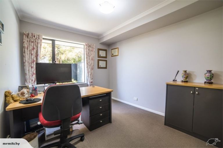 Photo of property in 3 Scarlet Lane, Redwood, Christchurch, 8051