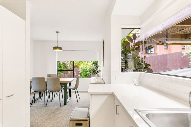 Photo of property in 2/28 Royal Road, Massey, Auckland, 0614