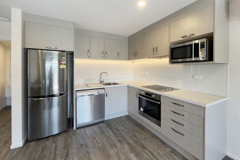 Photo of property in 80h Shakespeare Road, Waltham, Christchurch, 8023