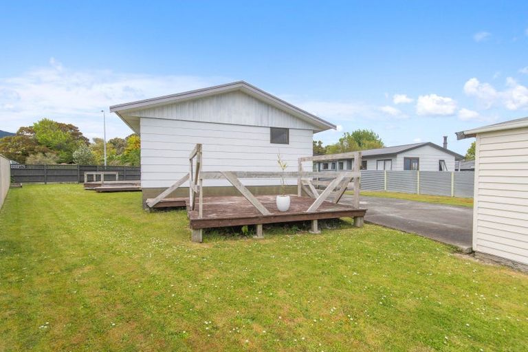 Photo of property in 21 Kowhai Street, Tokomaru, Palmerston North, 4474