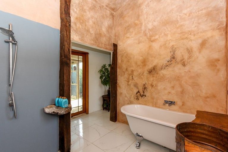 Photo of property in 8 Newbury Place, Waitara, 4320