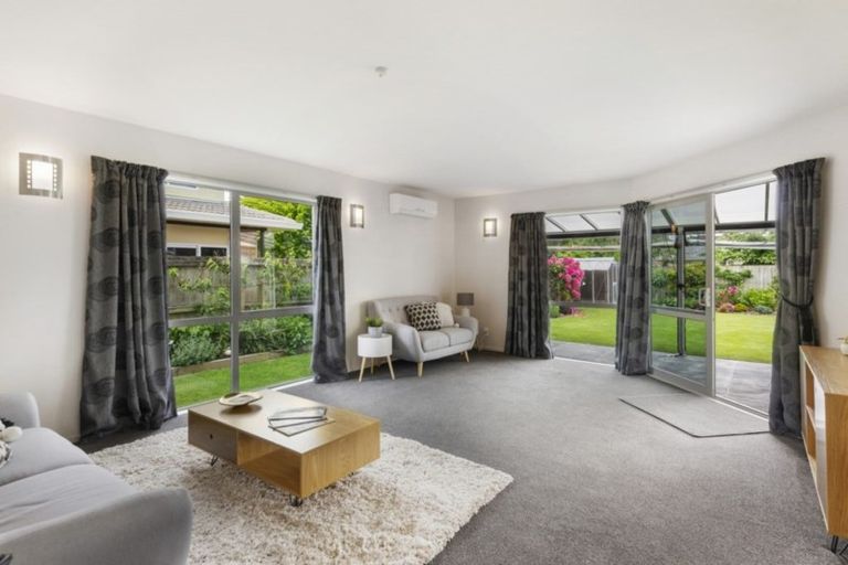 Photo of property in 7 Goodall Place, Redwood, Christchurch, 8051