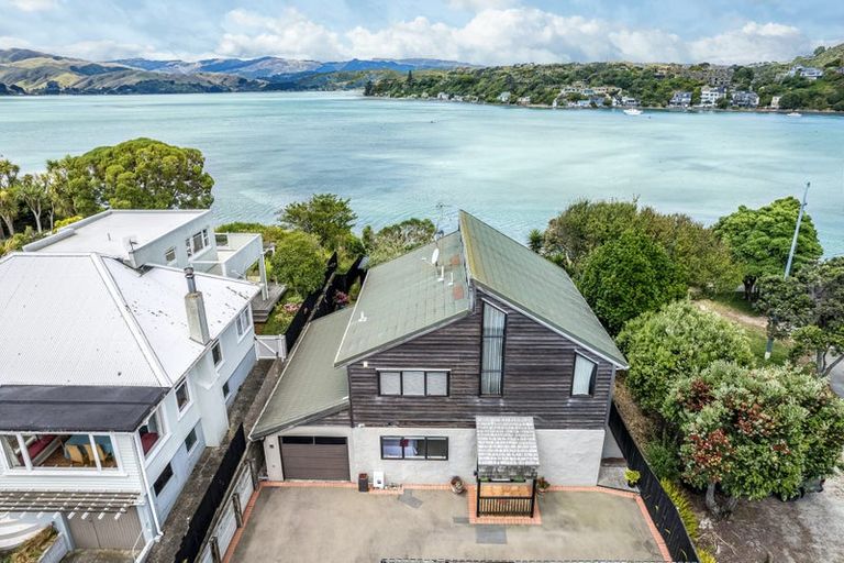 Photo of property in 1/6 Mana Esplanade, Paremata, Porirua, 5026