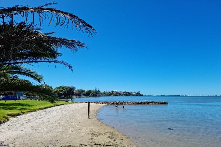 Photo of property in 2 Fraser Street, Tauranga, 3110