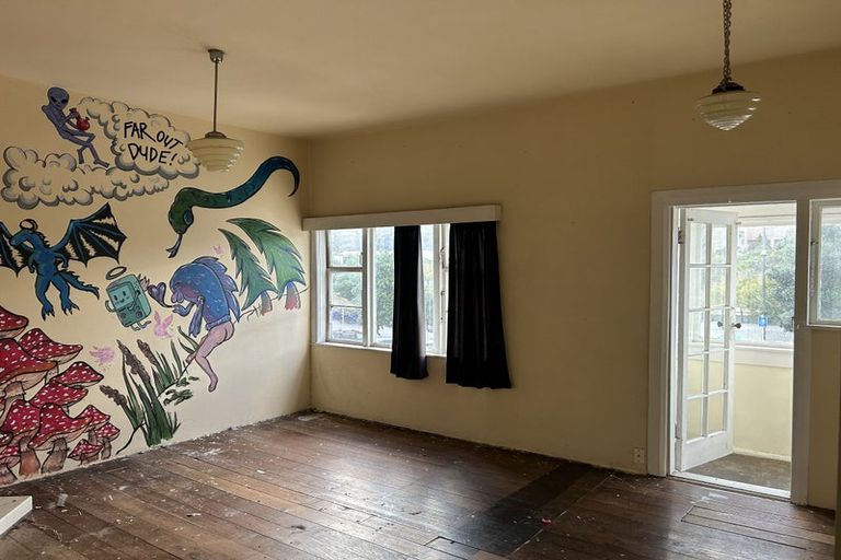 Photo of property in 68 Oriental Parade, Oriental Bay, Wellington, 6011