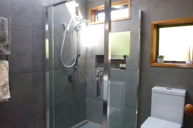 Photo of property in 2/24 Nigel Road, Browns Bay, Auckland, 0630