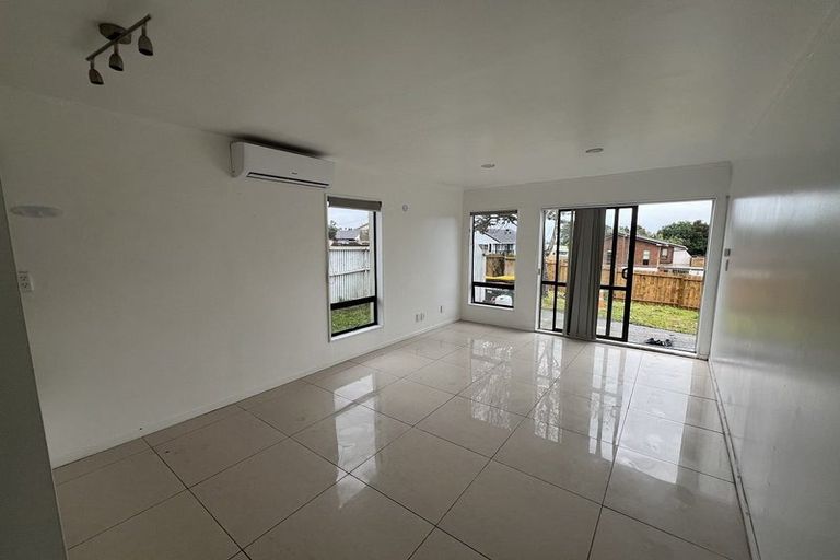 Photo of property in 22 Goodwood Drive, Goodwood Heights, Auckland, 2105