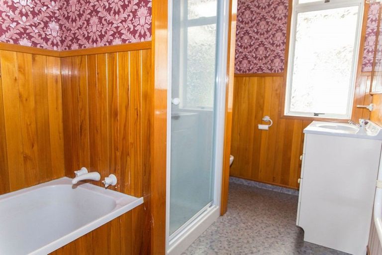 Photo of property in 17 Miller Street, Dannevirke, 4930