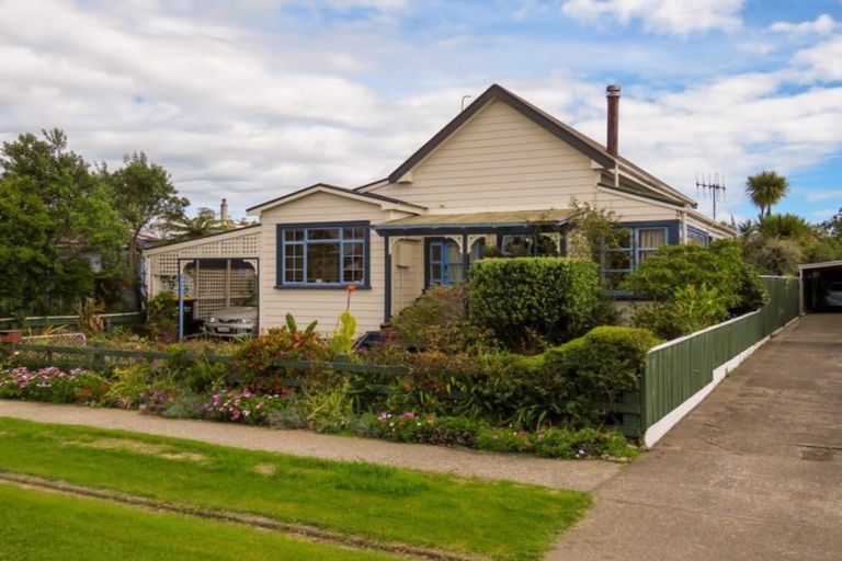 Photo of property in 8 Watson Street, Westport, 7825