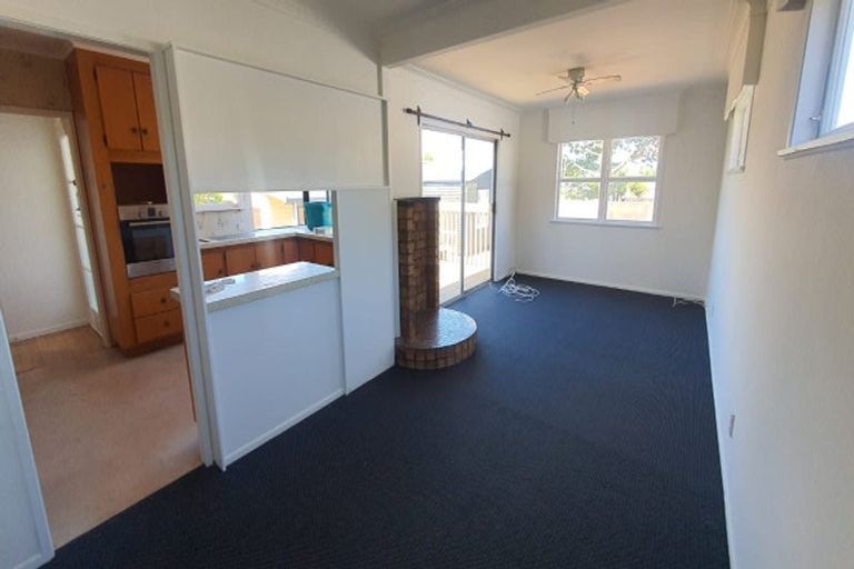 Photo of property in 15 Trentham Road, Papakura, 2110