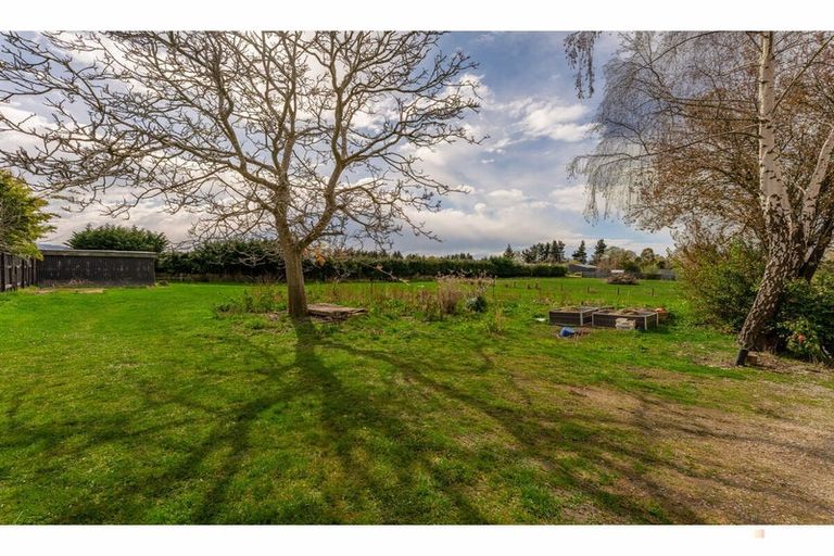 Photo of property in 60 Timaru Road, Waimate, 7924