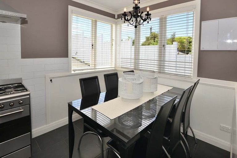 Photo of property in 1047 Whangaparaoa Road, Tindalls Beach, Whangaparaoa, 0930