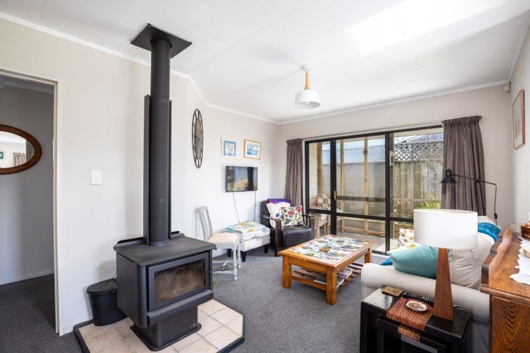 Photo of property in 12 Pratt Street, Waitara, 4320