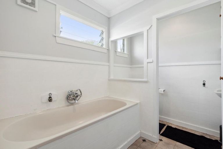 Photo of property in 140 Seddon Street, Pukekohe, 2120