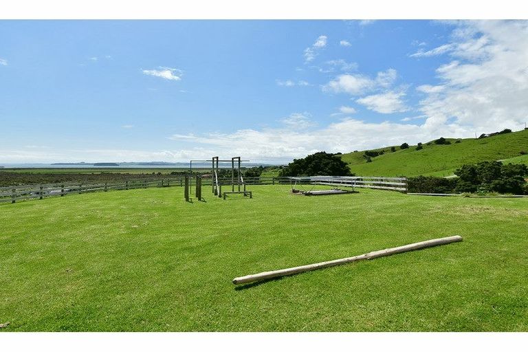 Photo of property in 3354 Kaipara Coast Highway, Glorit, Warkworth, 0984