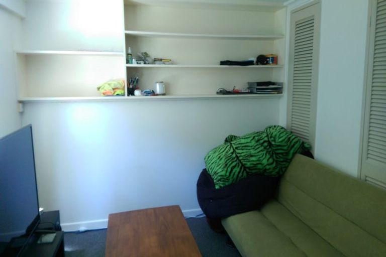 Photo of property in 19 Governor Road, Northland, Wellington, 6012