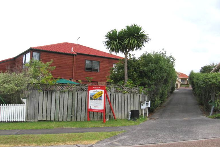 Photo of property in 1/10 Rosemary Avenue, Forrest Hill, Auckland, 0620