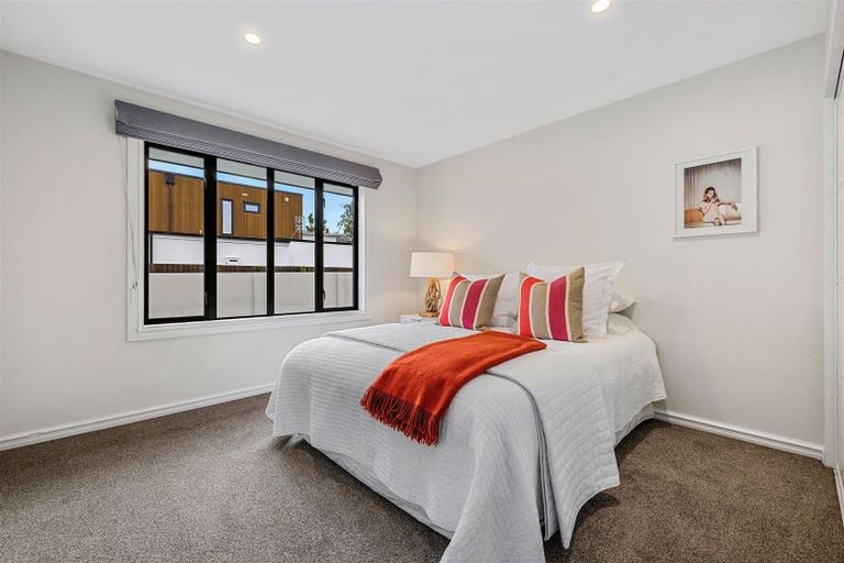 Photo of property in 1 Sunningvale Lane, Ilam, Christchurch, 8053