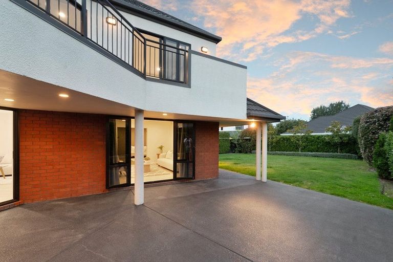 Photo of property in 15 Abingdon Court, Avonhead, Christchurch, 8042
