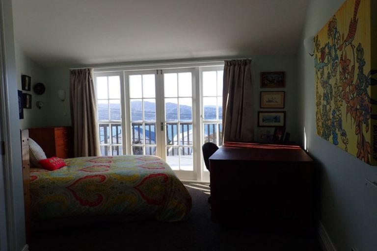 Photo of property in 17 Robieson Street, Roseneath, Wellington, 6011