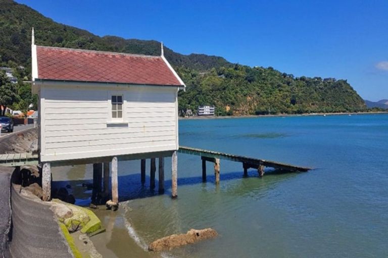 Photo of property in 1 Whiorau Grove, Lowry Bay, Lower Hutt, 5013