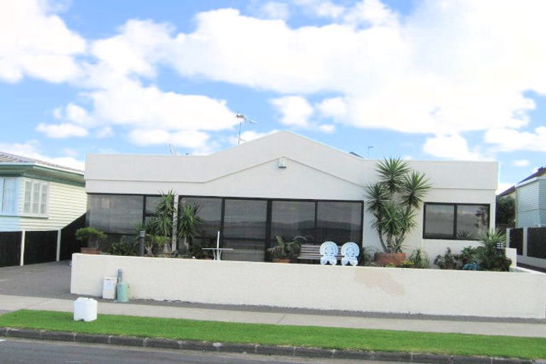 Photo of property in 2/12 The Esplanade, Eastern Beach, Auckland, 2012