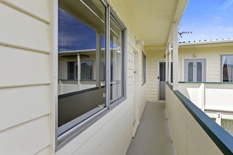 Photo of property in 8/19 Pirie Crescent, Moera, Lower Hutt, 5010