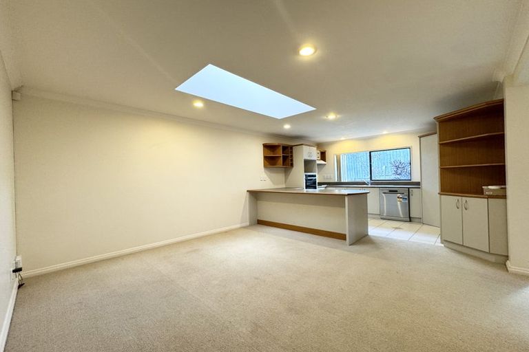 Photo of property in 4 Mackwell Road, Fairview Heights, Auckland, 0632