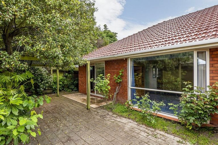 Photo of property in 2/116 Yaldhurst Road, Sockburn, Christchurch, 8042