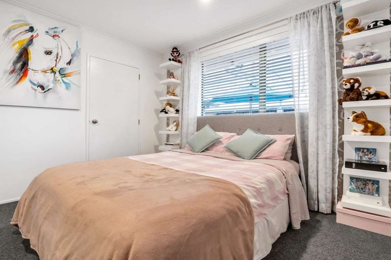 Photo of property in 16 Antrim Place, Nawton, Hamilton, 3200